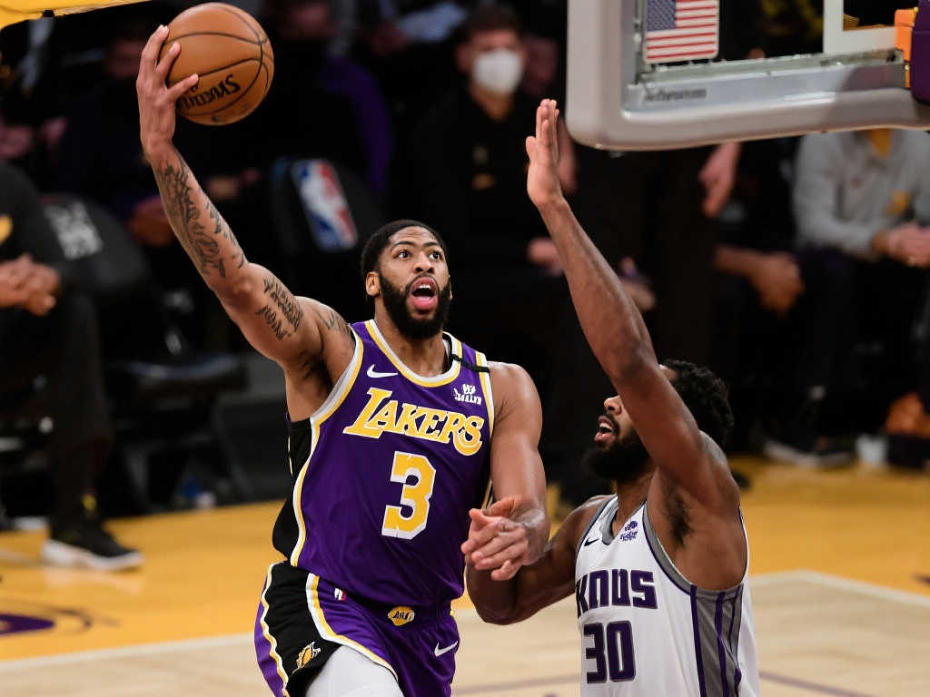 浓眉出战全胜纪录延续！独行侠摆脱危机锁定附加赛希望